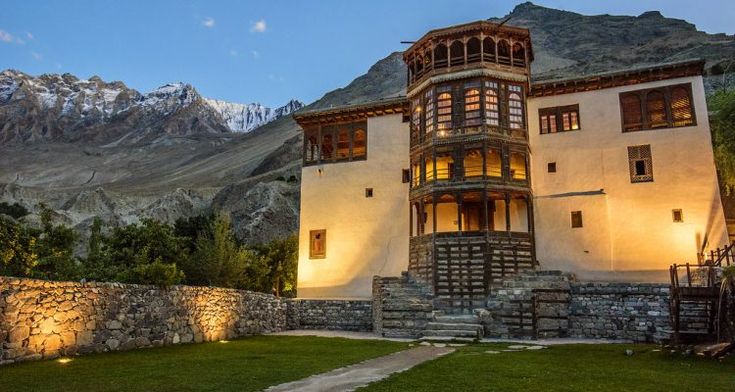 The Historic Khaplu Palace of Baltistan _ Travel Girls Pakistan